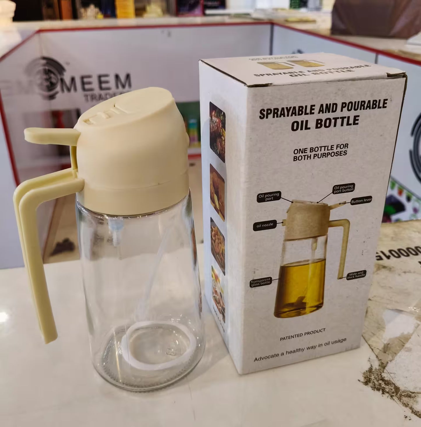 Leakproof 450ML oil spray bottle with dual spray and pour function, reusable kitchen oil dispenser for olive oil, vinegar, and cooking.