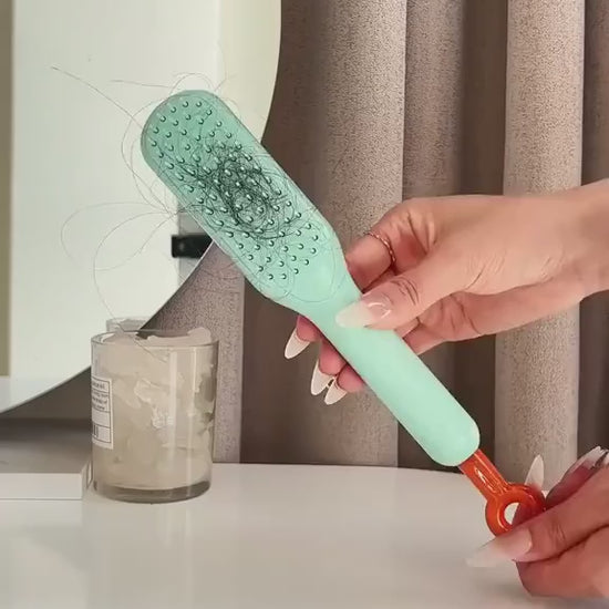 Video demonstrating the Telescopic Magic Comb, a portable anti-static hair brush that detangles hair, adds volume, reduces frizz, and is ideal for daily styling and on-the-go use.